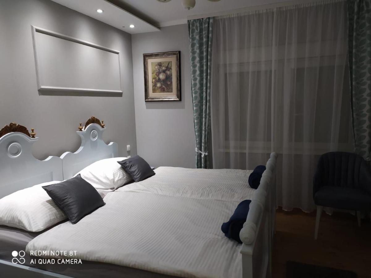 Lucia - Apartments&rooms Bed & Breakfast